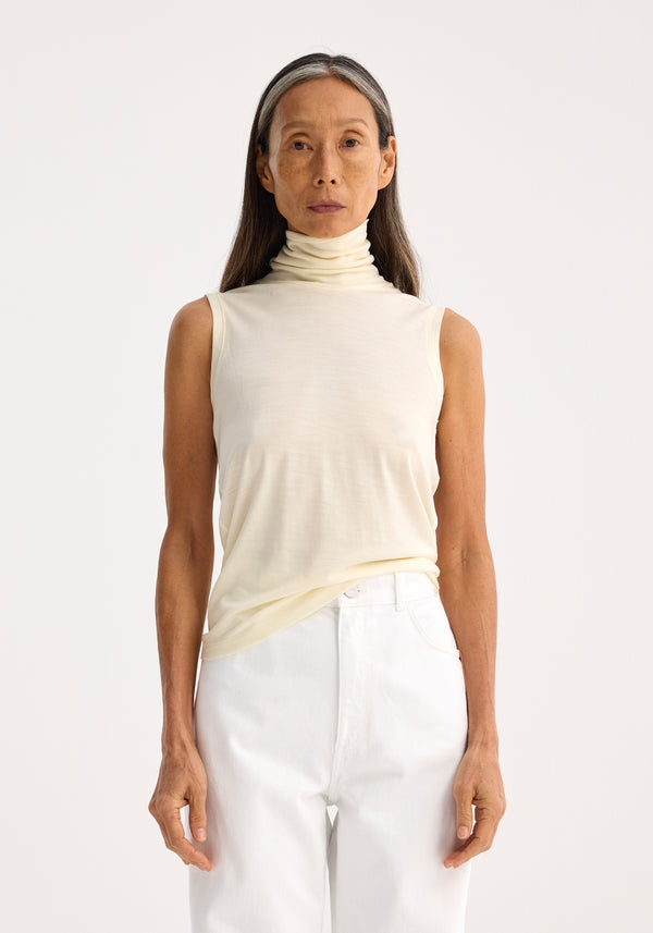 Róhe Sleeveless Light-weight Merino Wool Turtleneck | Cream