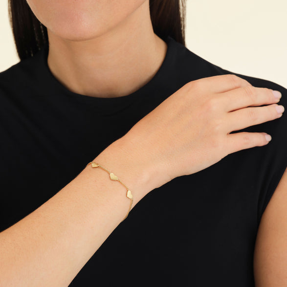 Rosefield Triple Heart Bracelet Goudkleurig