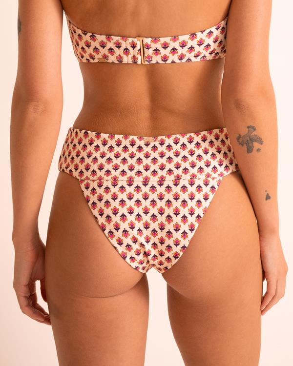 Sam Friday Alon Icon Flower