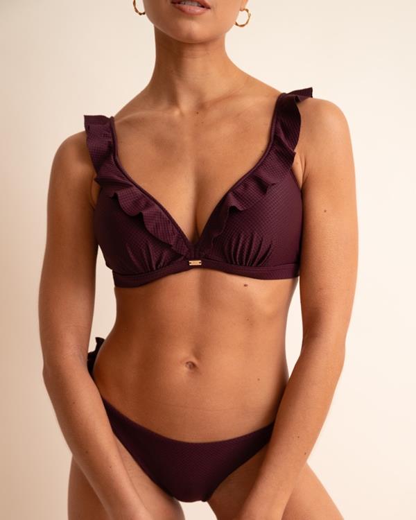 Sam Friday Barra Port