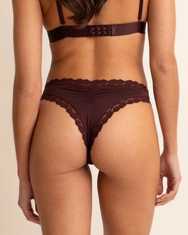 Sam Friday Chloe Thong Port