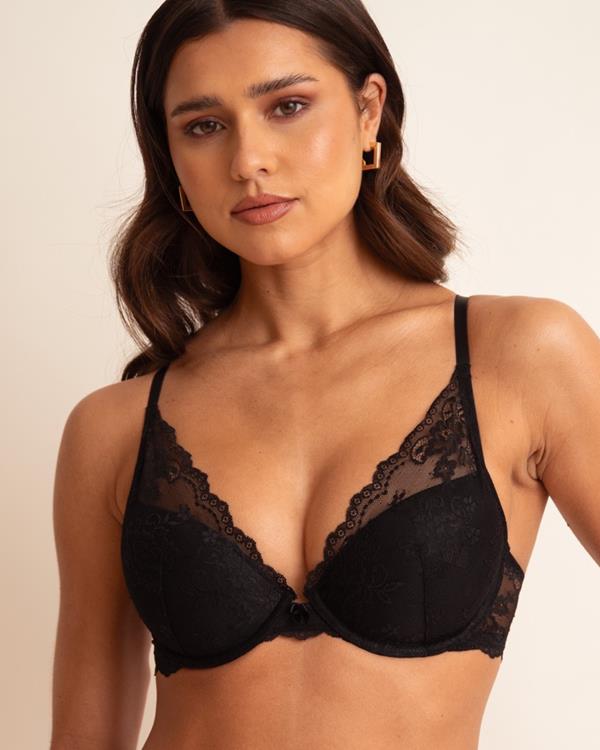 sam friday Demi Black