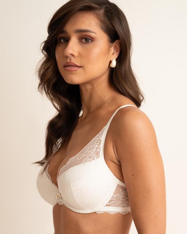 Sam Friday Demi Offwhite