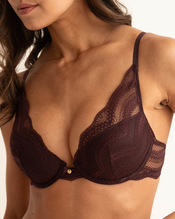 Sam Friday Demi Port