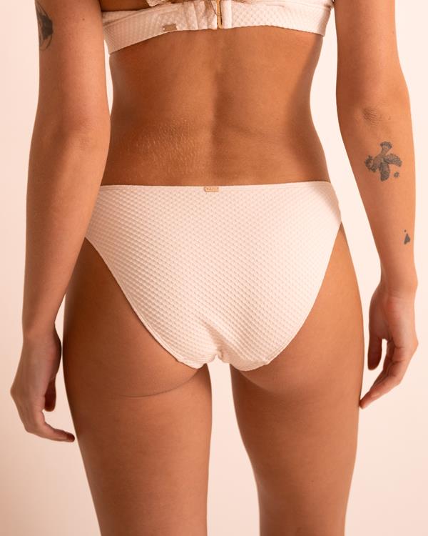 Sam Friday Isla Shell