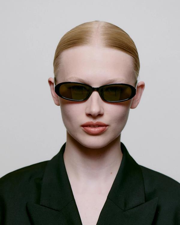 Sam Friday Macy Black