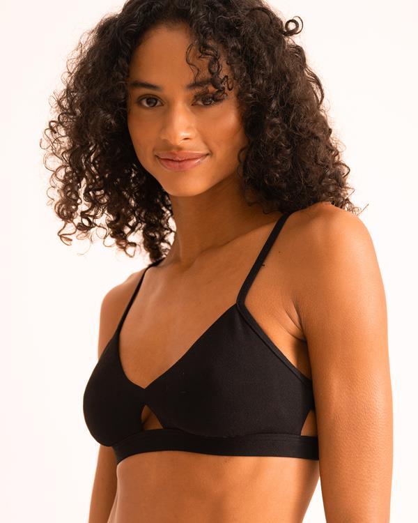 sam friday Marina Black