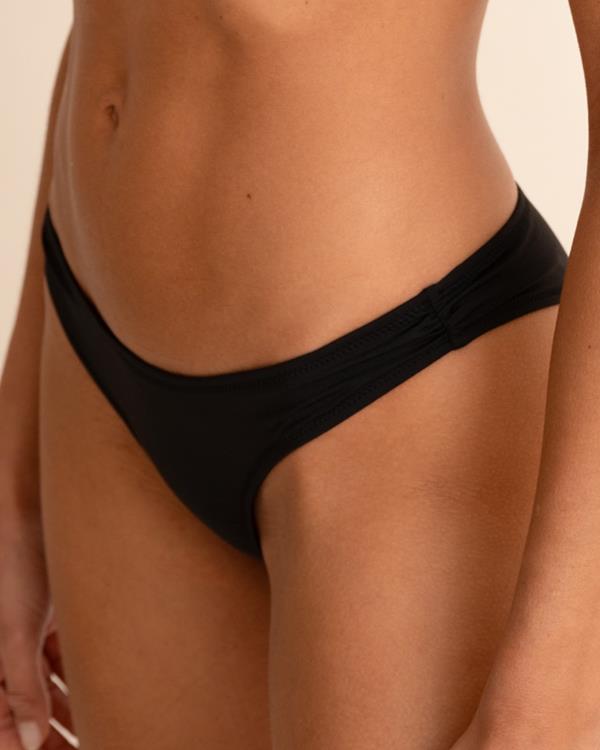 Sam Friday Onda Black