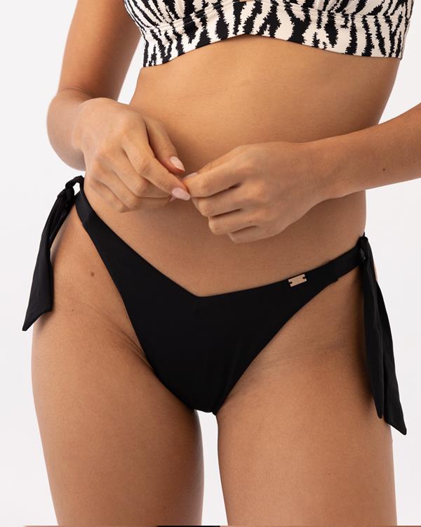 Sam Friday Paloma Black