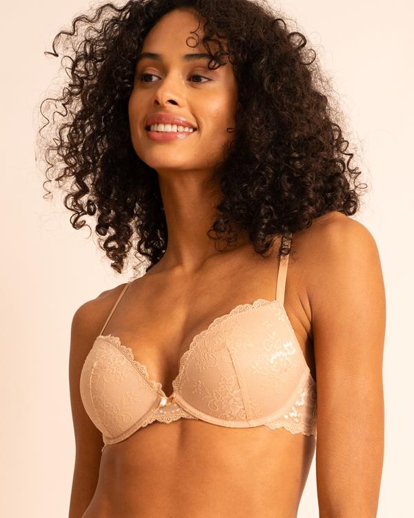 sam friday Polly Sand