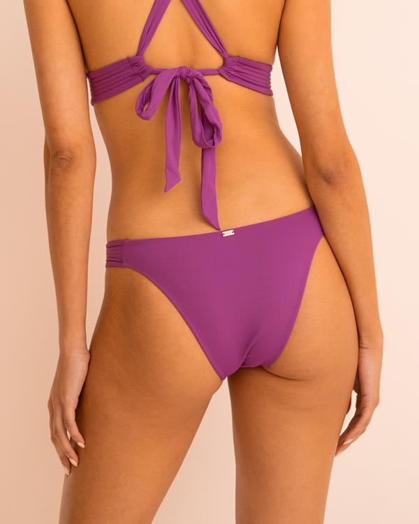 Sam Friday Saga Clover