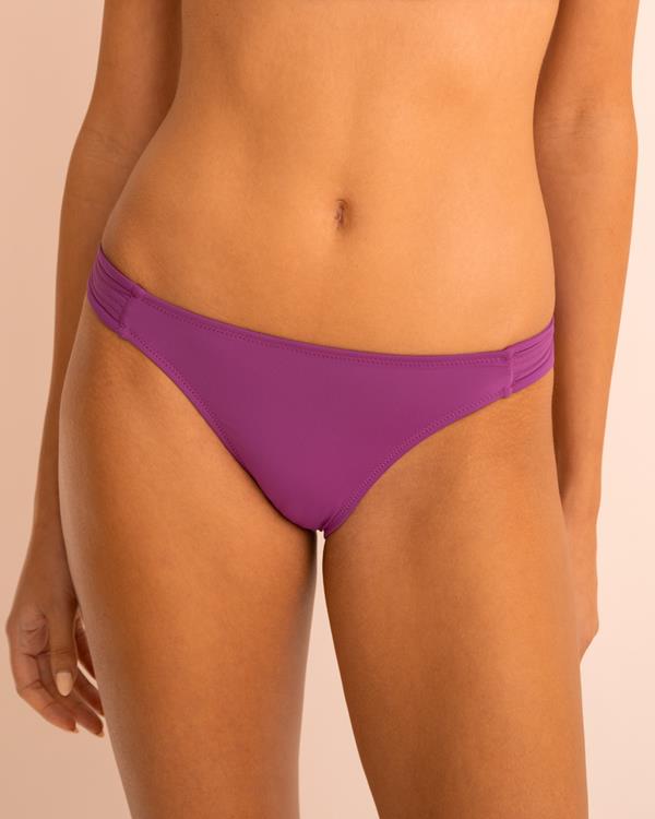 sam friday Saga Clover