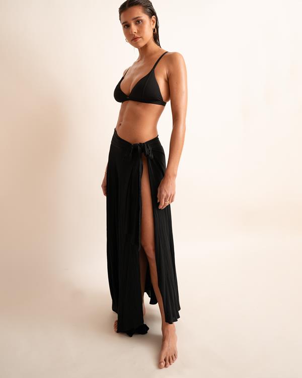 sam friday Sarong Black