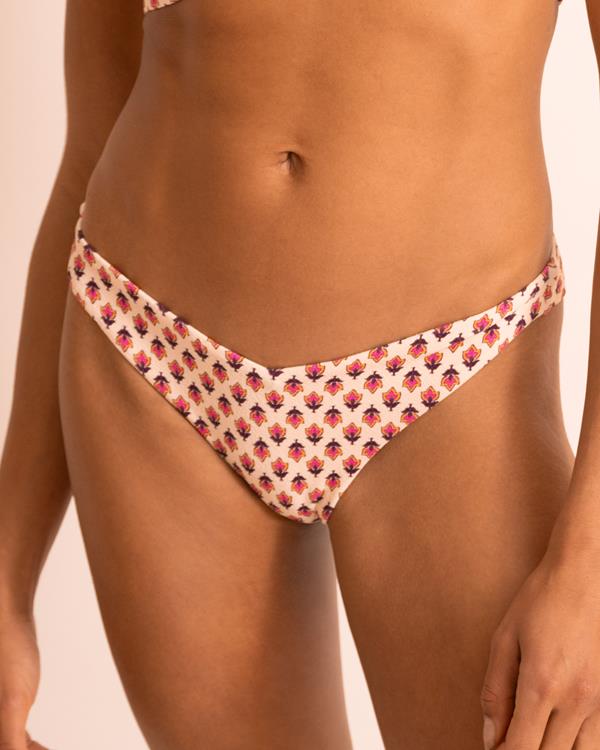 Sam Friday Venga Icon Flower