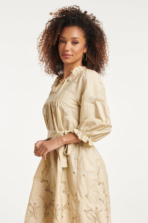 Smashed Lemon 24079 Geborduurde Jurk Met Neutrale Bloemendesign Print | Sand-Offwhite