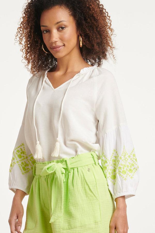 Smashed Lemon 24129 Zachte Te Top Met Limoen Bloemenborduurwerk | White-Lime