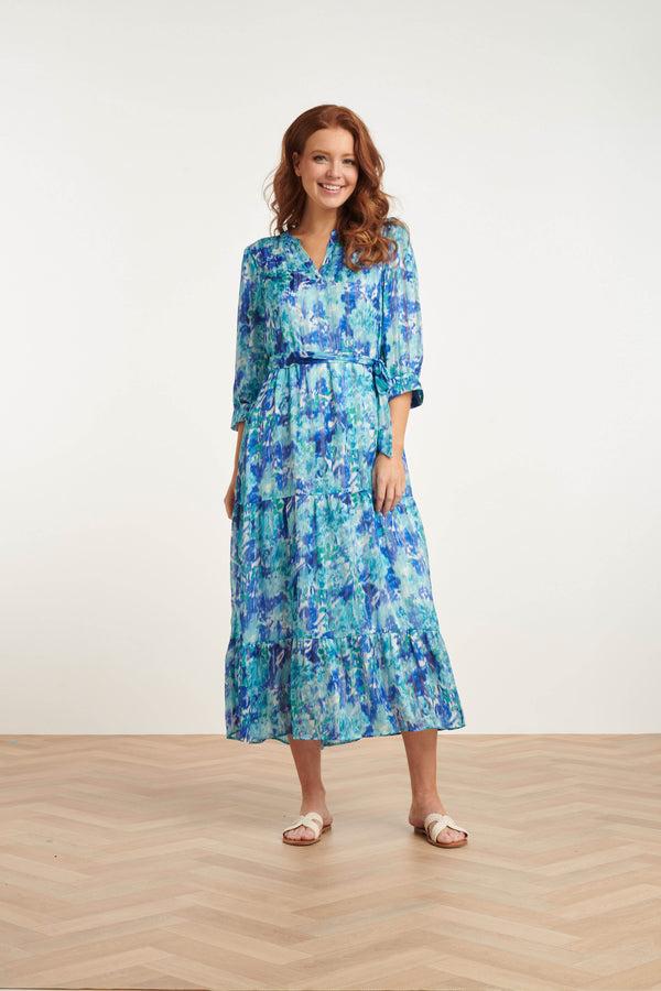 Smashed Lemon 24408 Satijnen Maxi Jurk Met Abstracte Print3/4 Mouwen | White-Cobalt Blue