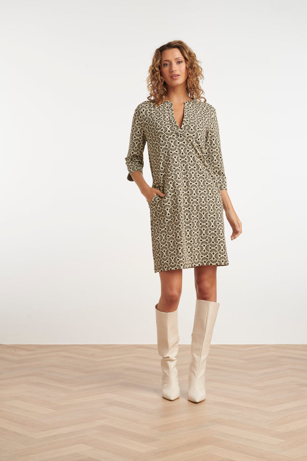 Smashed Lemon 24710 Fitted Grafische Bloemenprint Travel Kwaliteit Jurk | Sand-Black