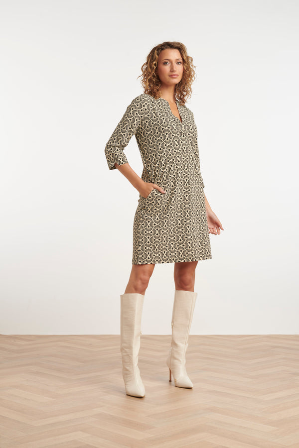 Smashed Lemon 24710 Fitted Grafische Bloemenprint Travel Kwaliteit Jurk | Sand-Black