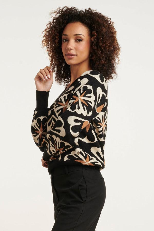 Smashed Lemon 24777 E Oversized Trui Met Grafische Bloemenprint | Black-Sand