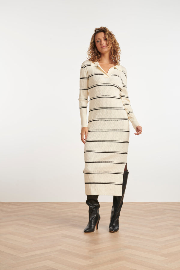 Smashed Lemon 24908 Midi Jurk Met Geribbelde Halslijnstreepstructuur | Black-White