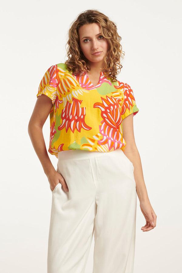 smashed lemon 25030 V-Hals Top Met Fel Rijke Bloemenprint | Muticolour smashed lemon 25030 V-Hals Top Met Fel Rijke Bloemenprint | Muticolour
