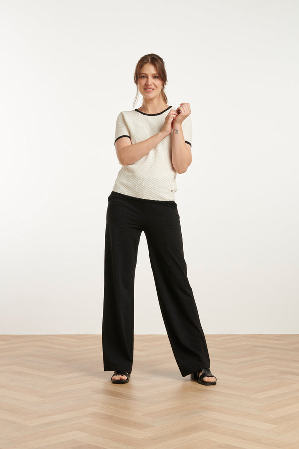 Smashed Lemon 25096 Gebreid Top Met E Contrastafwerking | Offwhite-Black