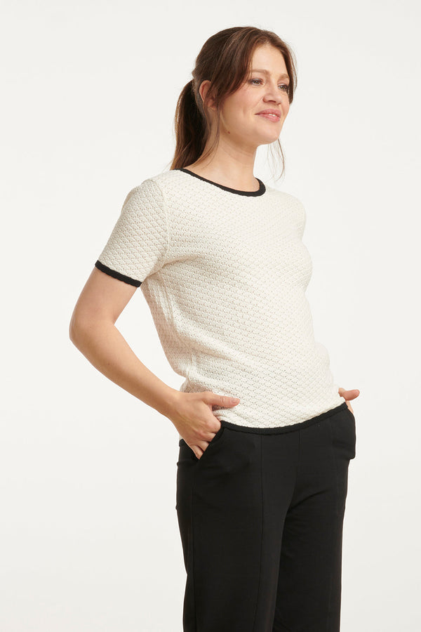 Smashed Lemon 25096 Gebreid Top Met E Contrastafwerking | Offwhite-Black