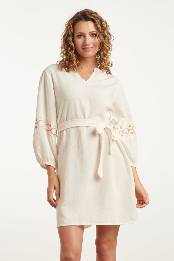 smashed lemon 25195 Off White Jurk Met Geborduurde Mouwen | Sand-Off White