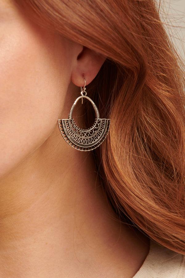 Smashed Lemon 60013 En Boho Waaier Oorbellen Met Tribal Patroon | Silver
