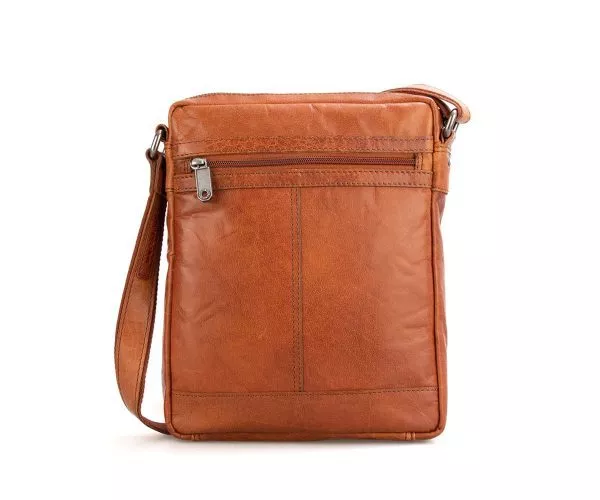 Spikes & Sparrow Spikes & Sparrow Leren A5 Crossbodytas Met Tabletvak – Nebraska – Brandy Cognac