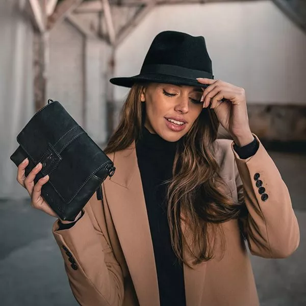 Spikes & Sparrow Spikes & Sparrow Leren Clutch – Minnie – Brandy Cognac