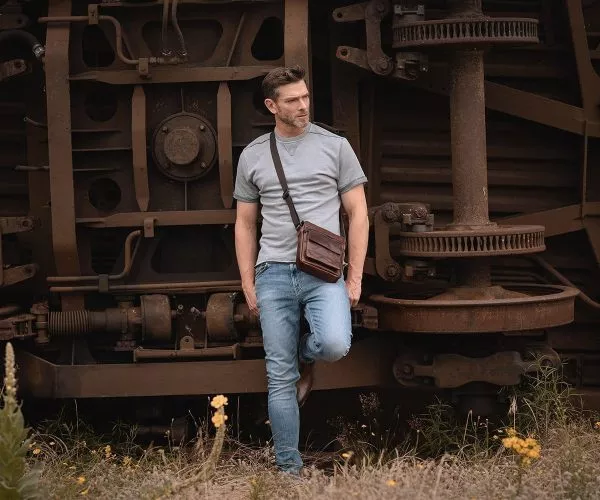 Spikes & Sparrow Spikes & Sparrow Leren Crossbodytas – Elham – Donkerbruin