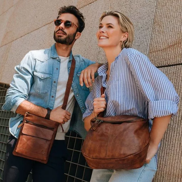 Spikes & Sparrow Spikes & Sparrow Leren Crossbodytas – James – Brandy Cognac