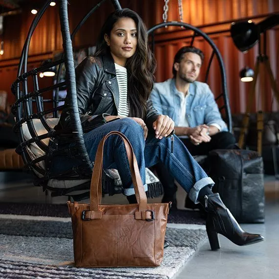 Spikes & Sparrow Spikes & Sparrow Leren Handtas – Salinas – Donkerbruin