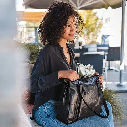 Spikes & Sparrow Spikes & Sparrow Leren Laptop Schoudertas – Lux – Brandy Cognac