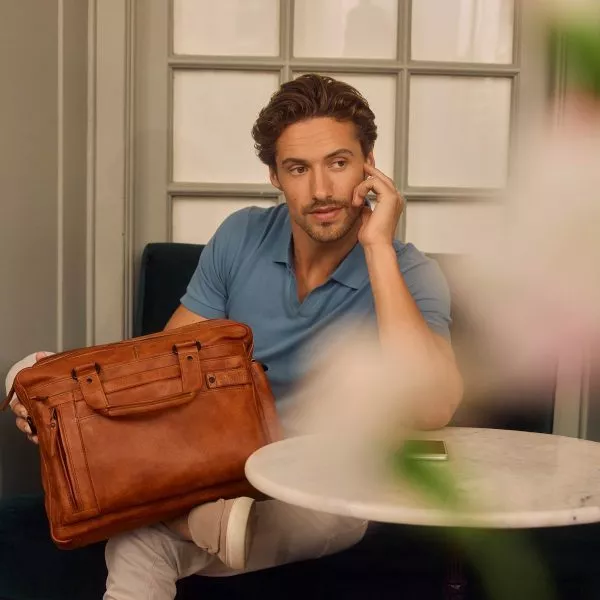 Spikes & Sparrow Spikes & Sparrow Leren Laptoptas – Brutus – Zwart