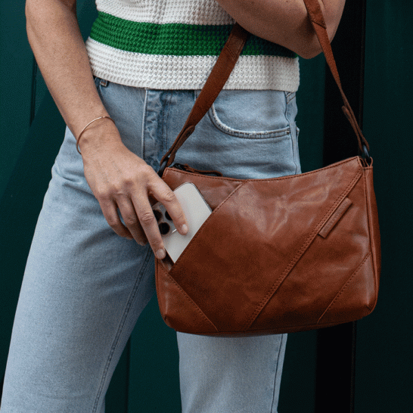 Spikes & Sparrow Spikes & Sparrow Leren Schoudertas / Crossbodytas – Zoey – Brandy Cognac