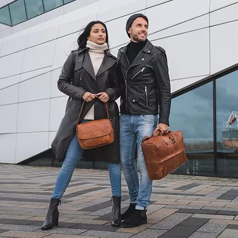 Spikes & Sparrow Spikes & Sparrow Leren Schoudertas – Delilah – Zwart