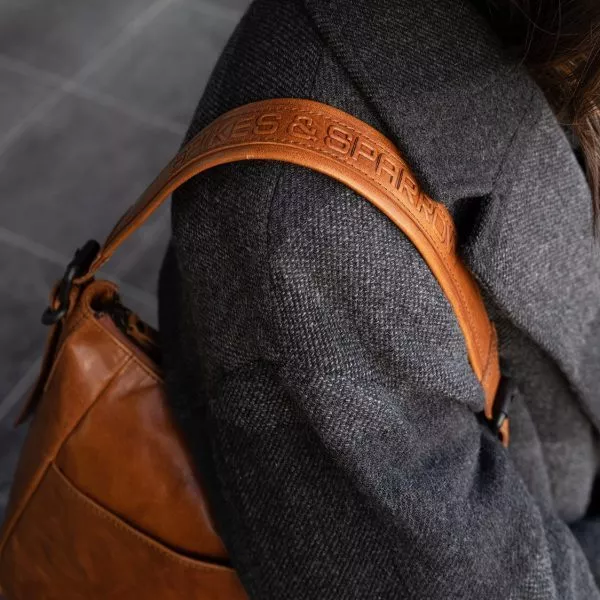 Spikes & Sparrow Spikes & Sparrow Leren Schoudertas – Eliana – Brandy Cognac