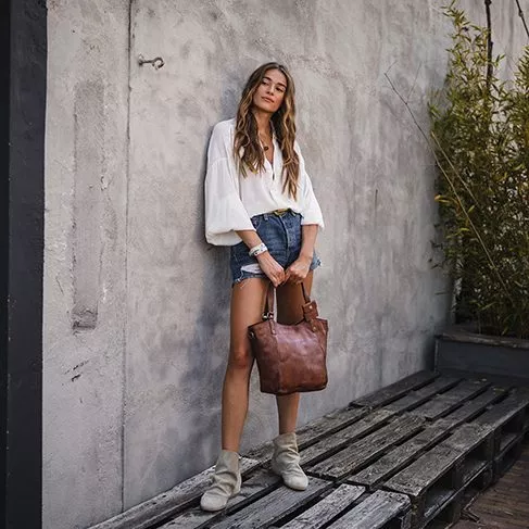 Spikes & Sparrow Spikes & Sparrow Leren Schoudertas – Micha – Brandy Cognac