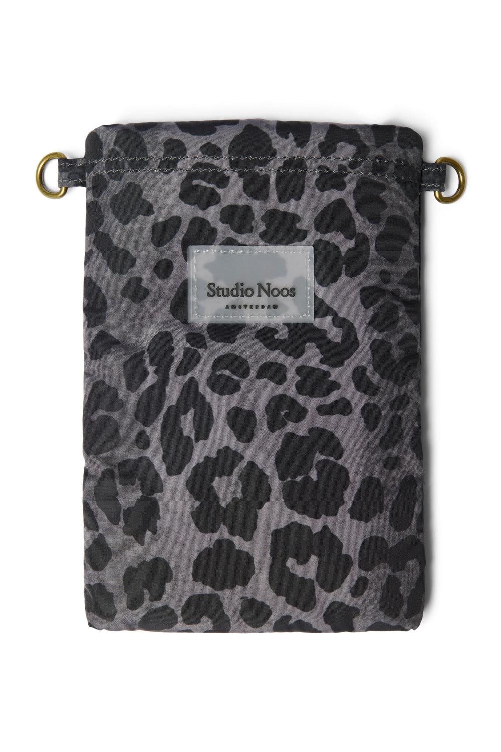 studio noos Antra Leopard Puffy Telefoontasje