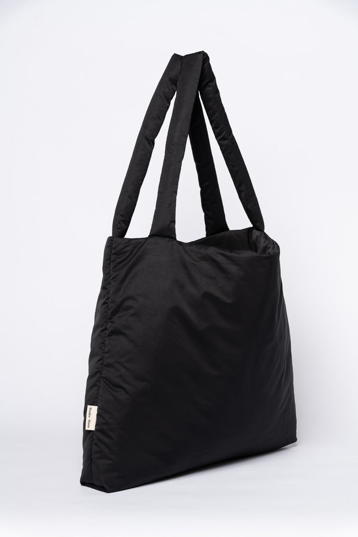 Studio Noos Zwarte Puffy Mom Bag
