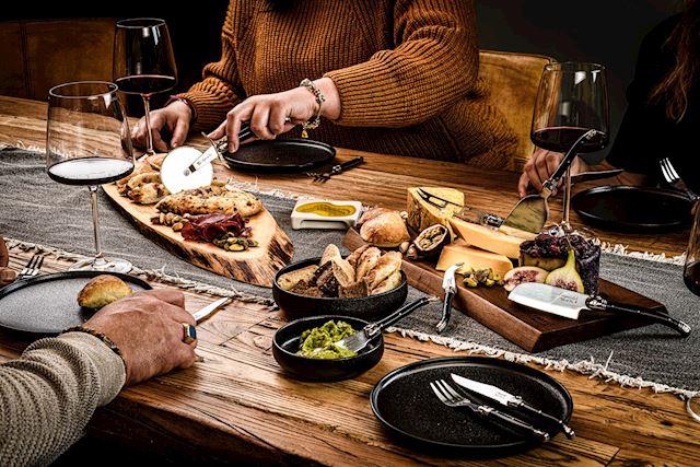 style de vie Premium Line 5 Kaasmessen Zwart met serveerplank Acaciahout