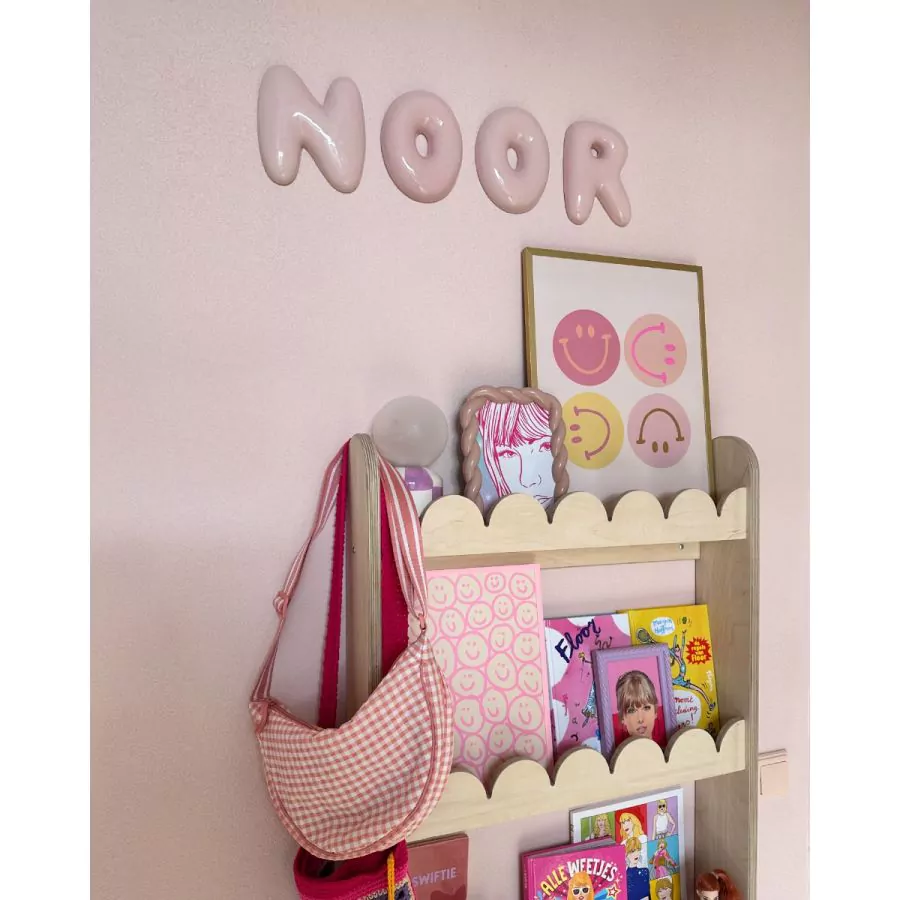 The Gift Label Wall Letter - V - Pink