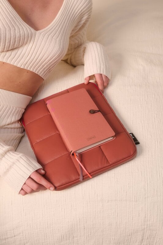 tinne mia Senna Puffy laptop Pouch - Red Wood
