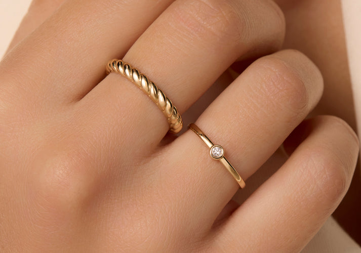 Tov Essentials Bezel Set Diamant Ring (0.05 Ct) 14 Karaat Goud Met Diamant