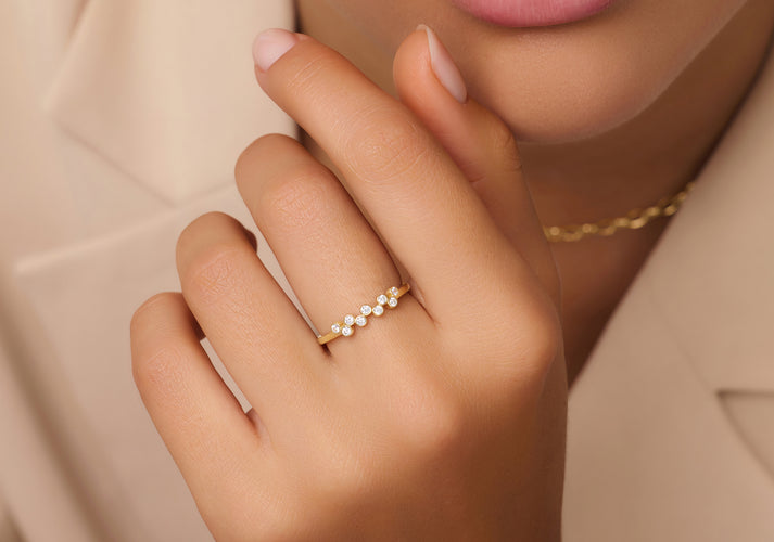 Tov Essentials Bezel Set Zirkonia Zigzag Ring 14 Karaat Goud