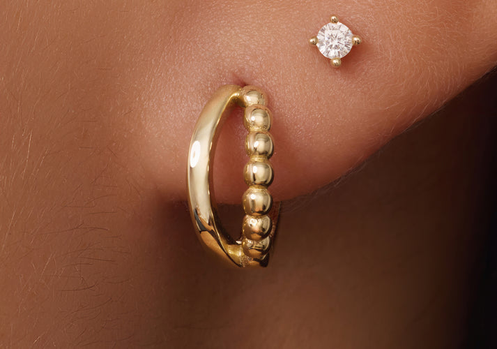 Tov Essentials Bolletjes Dubbele Huggie Hoops (12mm) 14 Karaat Goud