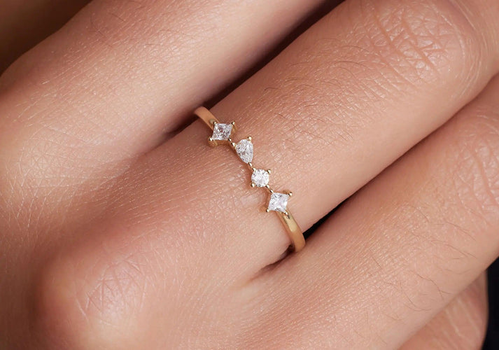 Tov Essentials Dazzling Zirkonia Statement Ring 14 Karaat Goud